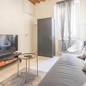  Appartamento N1 - Elegante Trilocale In Centro Italia